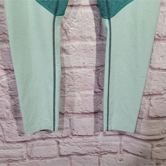 Outdoor Voices Teal Colorblock High Rise 7/8 Athletic Leggings - Picture 4 of 11